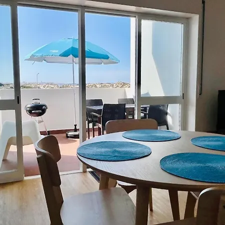 Luciana - Beachside, Balcony, Sunset View Διαμέρισμα