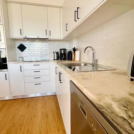 Luciana - Beachside, Balcony, Sunset View Ferrel (Leiria)